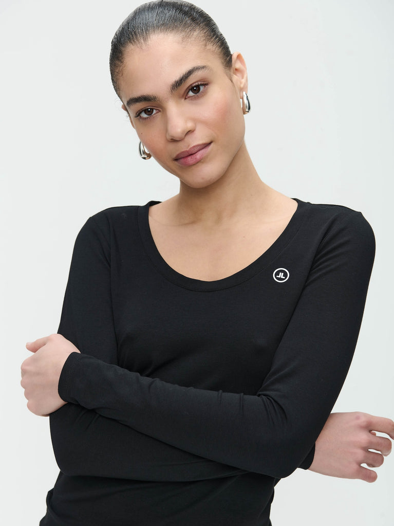 T-shirt con collo a R, facile da indossare, cotone organico | Nero