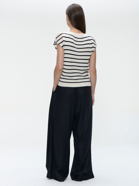 Top E26029 | Ecru Black