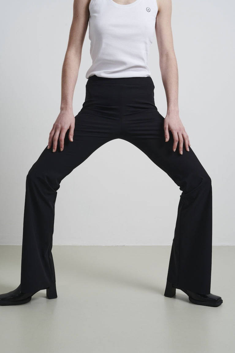 Pantaloni Eliya easy wear flair Maglia tecnica | Nero
