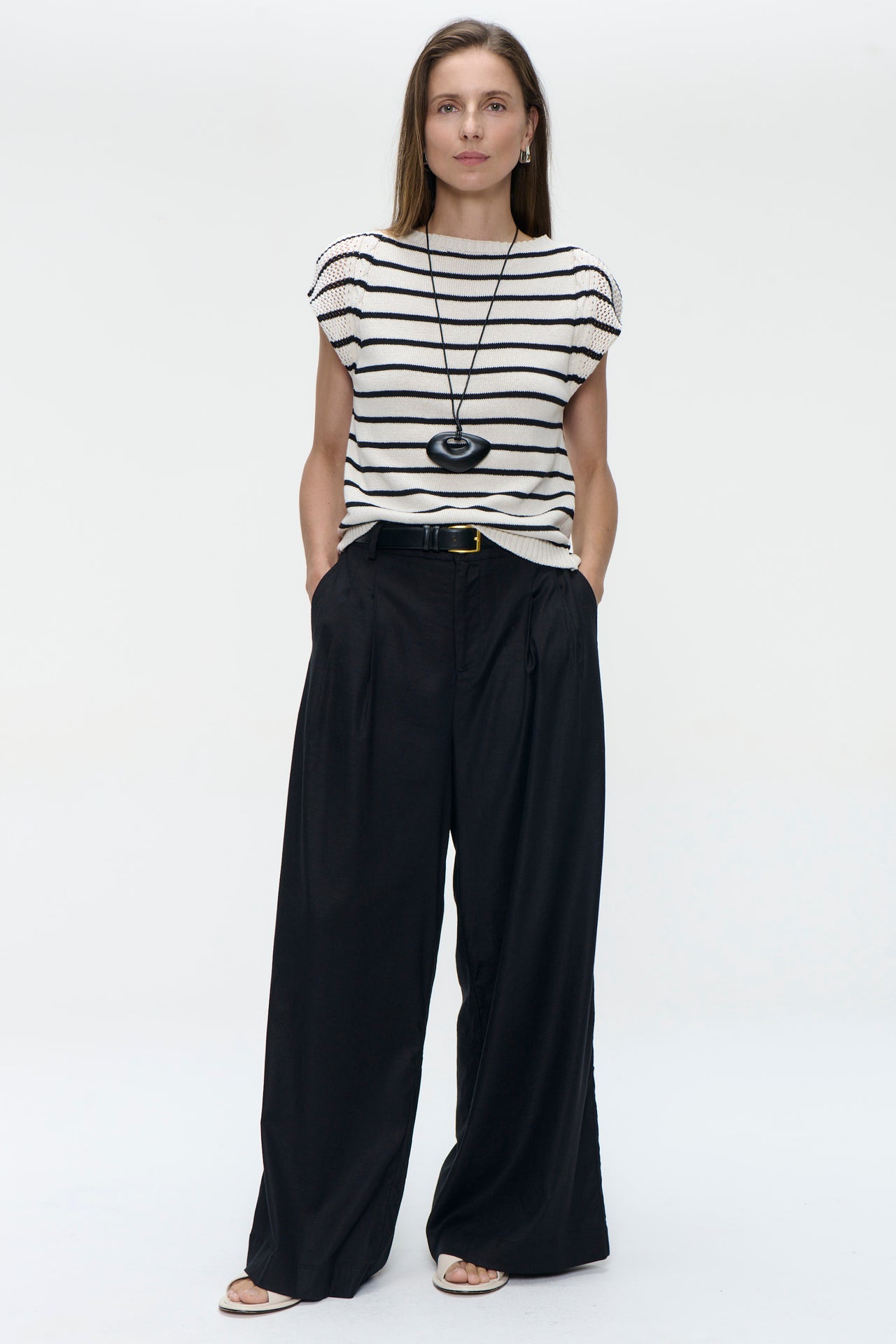 Top E26029 | Ecru Black