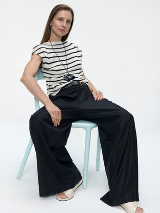 Top E26029 | Ecru Black