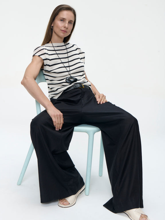 Top E26029 | Ecru Black