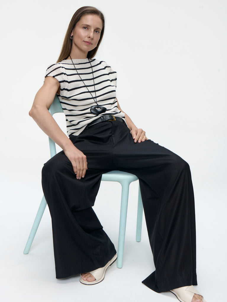 Top E26029 | Ecru Black