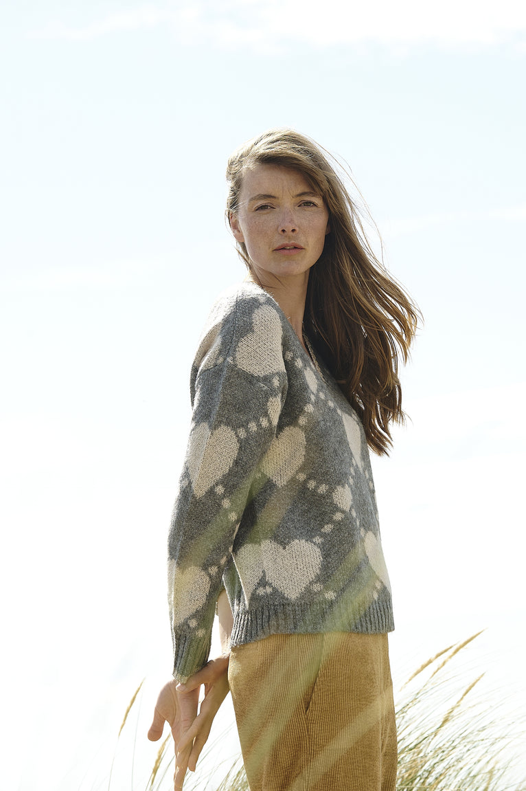 Hearts Pullover H23379 | Grey